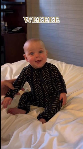 When did your babies start sitting up??!! #wee #babygirl #girlmom #kytebaby #kyte #babysitter #babysitting #4monthsold #almost5months #firsttimemom #newmom