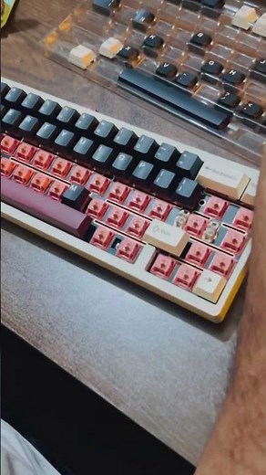 Building my first mechanical keyboard ! #keyboard #mechanical #gadgets #coding