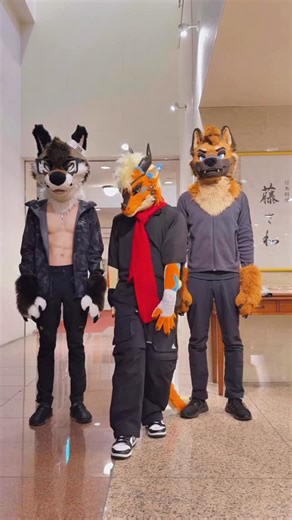 Palace Wolf on Instagram: "🕺🕺🕺"