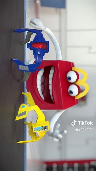 HAPPY MEAL COMMERCIAL #transformers #animation #bumblebee
