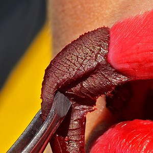 4.2M views · 1K reactions | Satisfying close up visuals and sounds of your everyday beauty routine. 朗 | Bright Side | Facebook