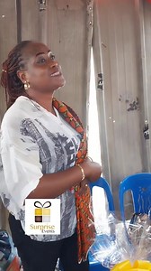 Il fait une belle surprise à son épouse, une vraie femme battante Joyeux anniversaire mme | Surprise Events