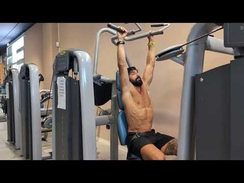 Vertical Traction: Sviluppo Schiena e Controllo Scapolare