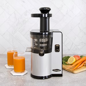 Omega Cold Press Masticating Vegetable and Fruit Extractor, Vertical Low-Speed Juicer, in Red (VSJ843QR)