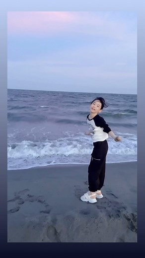 松岡 夏輝（なっちゃん） on Instagram: "#なっちゃんの夢の中 #秋休みなんて #ありません ！！"