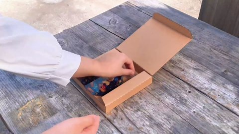 Vampire Bat Halloween Ornament Acrylic Window Hanging, Gift for Vampire Lovers, Halloween Home Wall Hanging Decor, Halloween Decorations, 6 inches