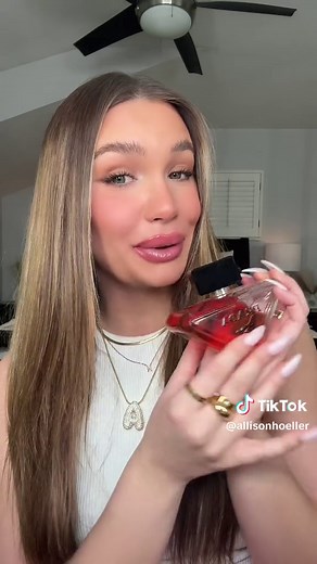 Prada Paradoxe perfume review! 🌸❤️‍🔥 What are your thoughts?! #prada #pradaparadoxe #pradaperfume #perfume #perfumereview #perfumetiktok #perfumes #perfumecollection #perfumetok #bestperfumes