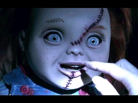 La MALDICIÓN de CHUCKY (Trailer español)