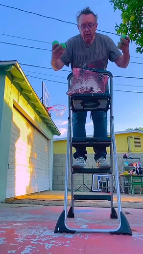 This has it all! Bounce juggling, Nic Cage, panda bear, unicycle and a flying wizard. Are you a wizard? #too #many #tricks #in #one #post | Michael Rayner