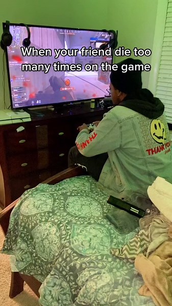 Go ahead and log off for me 😤😂 #fyp #fypシ #foryoupage #foryou #funny #goofy #comedy #gaming #gamers #viral #viralvideo #new #logoffforme