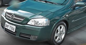 Astra Sedã Elite 2005 com câmbio automático. Incrível o que esse carro oferece por tão pouco! Preço e mais detalhes em https://goo.gl/F2SX5d | Caçador de Carros