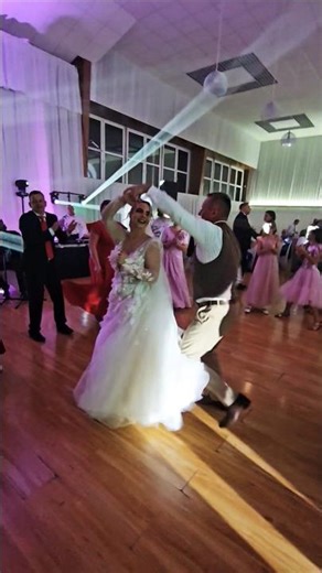 Aj vy milujete Slovenské svadby? 🇸🇰💃🕺🎵🎶 #svadba #wedding #party #dance #viralvideo #shortvideo #pov