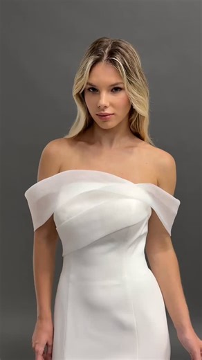 @designerloft_bridal + @robertbullockbride The first Robert Bullock...