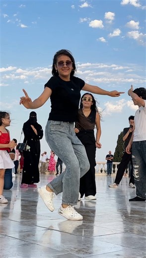 Bu Azeri Qizi Kimdi Belə Hərkəs Şokda 😱 | Dance Online
