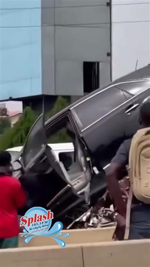 Family Escapes Narrowly as Truck Loses Control in Otedola Bridge Accident A truck loaded with tomatoes lost control yesterday on the Otedola Bridge along the Lagos–Ibadan Expressway, narrowly avoiding a family. The bridge, long notorious for frequent accidents linked to brake failures and heavy-duty trucks, continues to pose serious safety risks. Fortunately, no deaths were recorded in the incident. | Splash FM 1055 Live