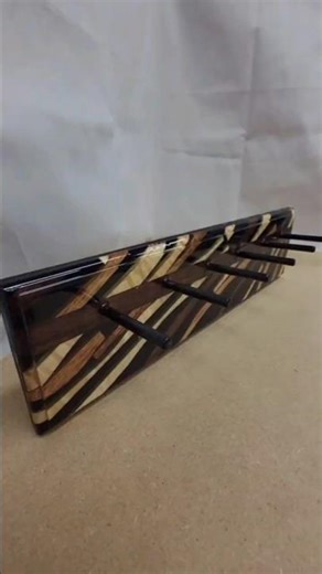 I made a simple key holder from scrap pieces. #woodworking #shorts #diy #video #handmade