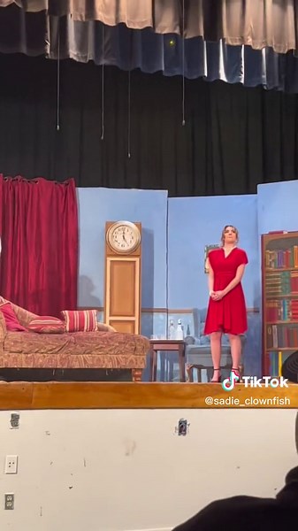 #theplaythatgoeswrong #highschoolplay #fyp #foryoupage #acting #drama #humor