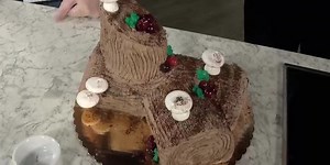 Making a yule log with Amelie’s French Bakery