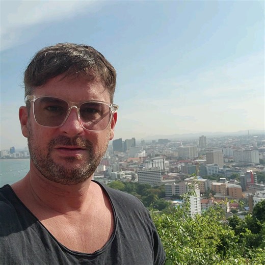 The minimum money you need to live in Thailand each month. Vlog sponsored by www.arkaythailand.com domestic and International relocation specialists in Thailand | Dan about Thailand