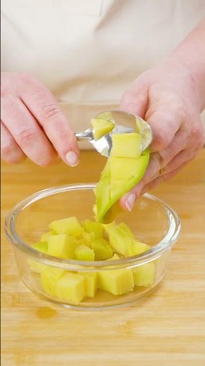 Clean cuts, less mess. Here are three easy mango‑cutting methods anyone can do.