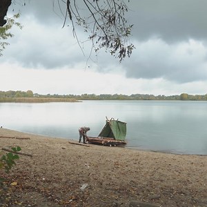 Forget Castaway—This Log Raft DIY Is All You Need to Float Free | Green Bean