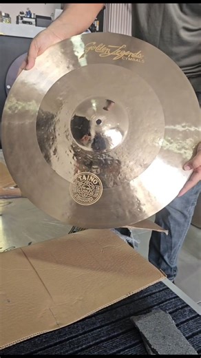 Espino Audio Tech on Instagram: "TAINO CRASH 20" El Taino Crash ofrece un sonido versátil, combinando la calidez y la proyección del borde torneado con la claridad y el ataque del centro pulido. Hecho a mano para bateristas expresivos, se combina maravillosamente en los estilos de jazz, pop y fusión. Envio a todo 🇩🇴 Para más información: 📞 829-847-2680 #goldenlegendscymbals #cymbals #musicosrd #nagua"