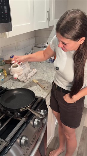 Иишница по быстрому от божьей коровки #cook #life #lifehack #cookingathometiktoktv