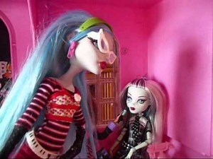 MONSTER HIGH MOVIE SLEEPOVER