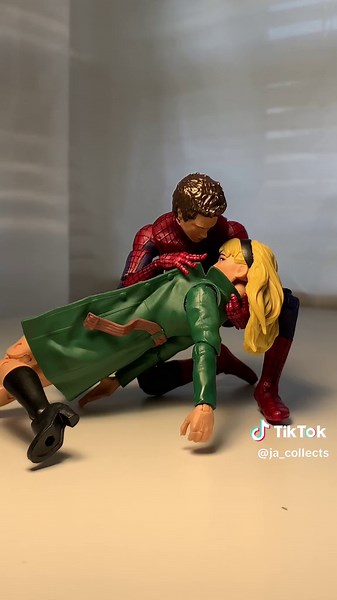 “Three that’s a magic number” #marvellegends #marvellegendscommunity #marvellegendscollector #marvellegendscollection #marvellegendsfigures #marvellegendsfigure #marvellegendsspiderman #spidermannowayhome #peterparker #fypシ゚viral #fyppppppppppppppppppppppp