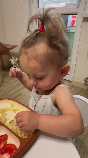 Cute Twin Baby Moments: Short Clips and Reactions