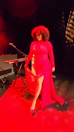 1.4K views · 86 reactions | The Greatest Love of All Show Arriving in Paris Like.... • The Glambot Trend was spotted on the TGLOA Stage - Capturing the performers and the crew in all their Glitz and Glamour! • Whose Glambot moment did you enjoy the most? Let us know in the comments below or Leave us a  emoji! #WhitneyHouston #WhitneyHoustonFanClub #WhitneyHoustonForever #LiveMusic #BelindaDavids #europetour #glambot #glambottrend | The Greatest Love Of All | Facebook