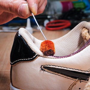 Awesome Customization of Sneakers | 5-Minute Recycle