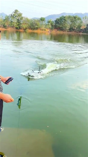 robot and remote control fish trap #fishingvideo #youtubeshorts #youtube #technology