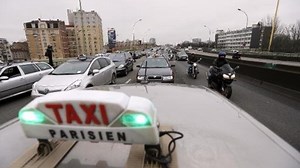 Paris airport taxis now subject to flat fees