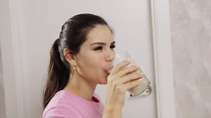 Powerful Handheld Milk Frother, Mini Milk Frother Wand, Battery Operated Stainless Steel Drink Mixer - Frother Stand for Milk Coffee, Lattes, Cappuccino, Frappe, Matcha, Hot Chocolate. Gift