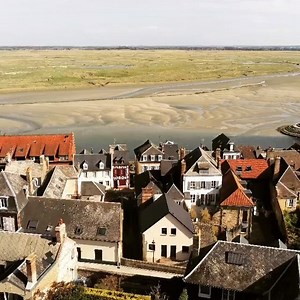 📍 Saint-Valery-sur-Somme au sud de la Baie de Somme 📷 https://www.instagram.com/ccnicholls/ | La Baie de Somme