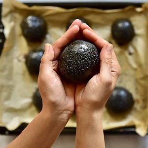 Natural Squid Ink Black Burger Buns