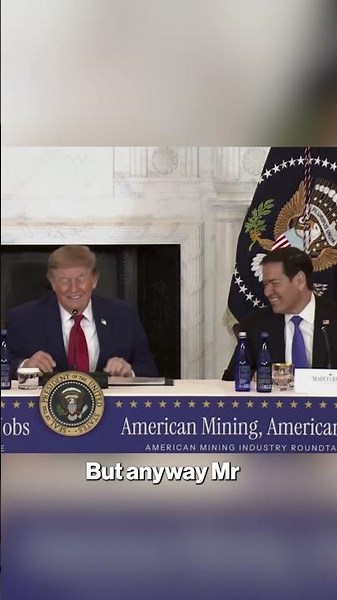 'I'm Taking It With Me': Trump is Distracted By A Painting During Marco Rubio's Remarks #shorts