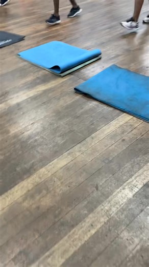 @nyawolomshini @TDKThandeka | King of Squats