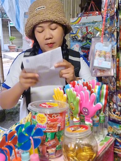 Auntie Two's Grocery Store (Essay describing Grandma and the ending) Hieu Kute 01