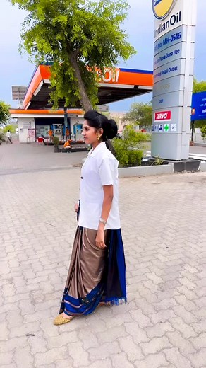 1.5M views · 10K reactions | कसा वाटला वीडियो …. #bollywoodsongs #trendingvideo #hindisongs #marathimulgi #instagram #viralpage2024 #explorepage #facbookreels #sandhya_pahurkar #shegaon Sandhya Pahurkar Sandhya PahurkarSandip Pahurkar | Sandhya Pahurkar | Facebook