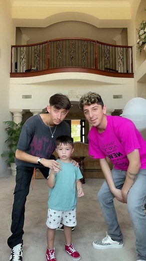 Finally met my cameraman’s kid ❤️