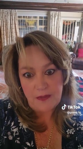 SKOMMEL GEES | Julian Julies