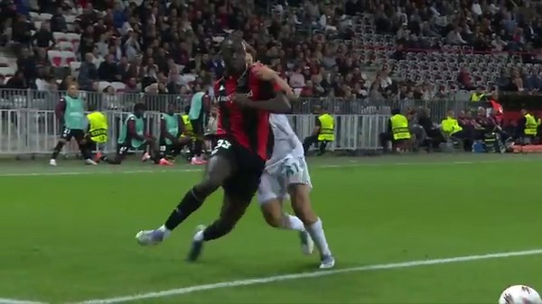 Résumé : Nice - Rome (1-2) I J1 - Ligue Europa 2025-2026