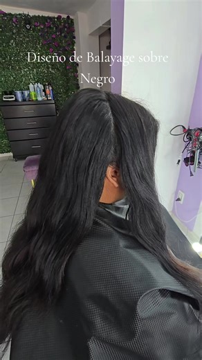 Diseño de Balayage sobre Tinte Negro en Aguascalientes