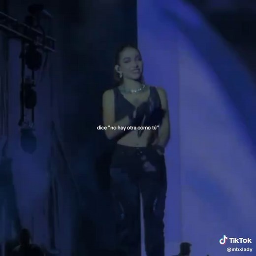 Moon~ || #mariabecerra #lanenadeargentina #LNDA #lndatour #animal #moon @Maria Becerra @mbecerraoficial