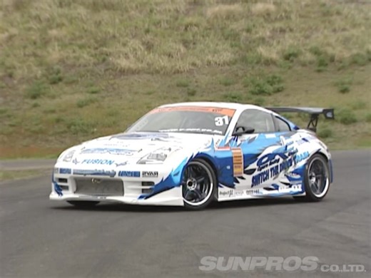 Garage Sokudo on Instagram: "Double post Friday. This is the iconic Z33 built for D1GP and driven by the late Izumida-san. The car came about when Ogura Racing Clutch teamed up with Top Secret to build a competition car for the 2004 season, only a few months before it began. ORC’s team manager wanted to try something new and eye-catching, so they went with the then-unconventional Z33 chassis. Originally planned to run an SR20, the car ended up with an RB26 from an R32 GTR instead, thanks to Smok