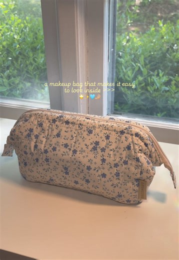 now let’s say it together… BAAGSMARTT!!🤩 I LOVEE this bag. i can easily find everything, im not tryna keep it open to look for my makeup, i swear it is always the answer! 💛 man i’m gonna make a video on all the bagsmart things i like, just so y’all know i don’t play about it! #bagsmart #bagsmartmakeupbag #makeupbagorganization #bestmakeupbag #makeupbags @BAGSMART i love y’all BAD!!