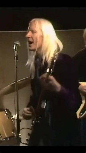 Wake Up to Guitar GreatnessToday's Pick: Johnny Winter - "Mean Town Blues" (Live, Copenhagen, 1971)