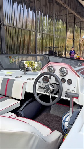 Barefoot Sanger! 😍👍 #BarefootSanger #SangerBoats #lakelife #boating #waterski #thailand